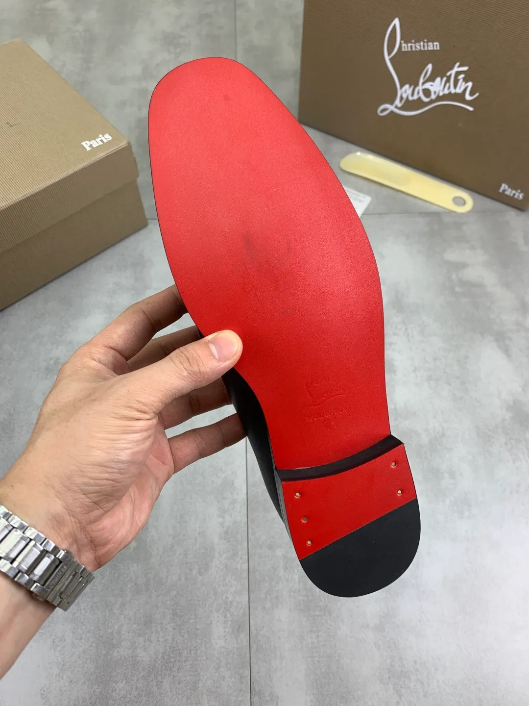 Men's shoes 💰P760 new style 💰high version 🇮🇹 CL red bottom series top purchasing original order series🔍🔍/🇮🇹Italian imported cowhide, imported genuine leather lining💪💪, completely 1⃣️ vs 1⃣️🇮🇹💪💪, ⚠Sole: The original sole provided by the original factory, the exclusive movable molded sole is super comfortable, ⚠Original factory follow-up goods, 🔍🔍high quality, you can come in and out at will, welcome to compare ⚠Size: 38-44 (45 46 can be customized)